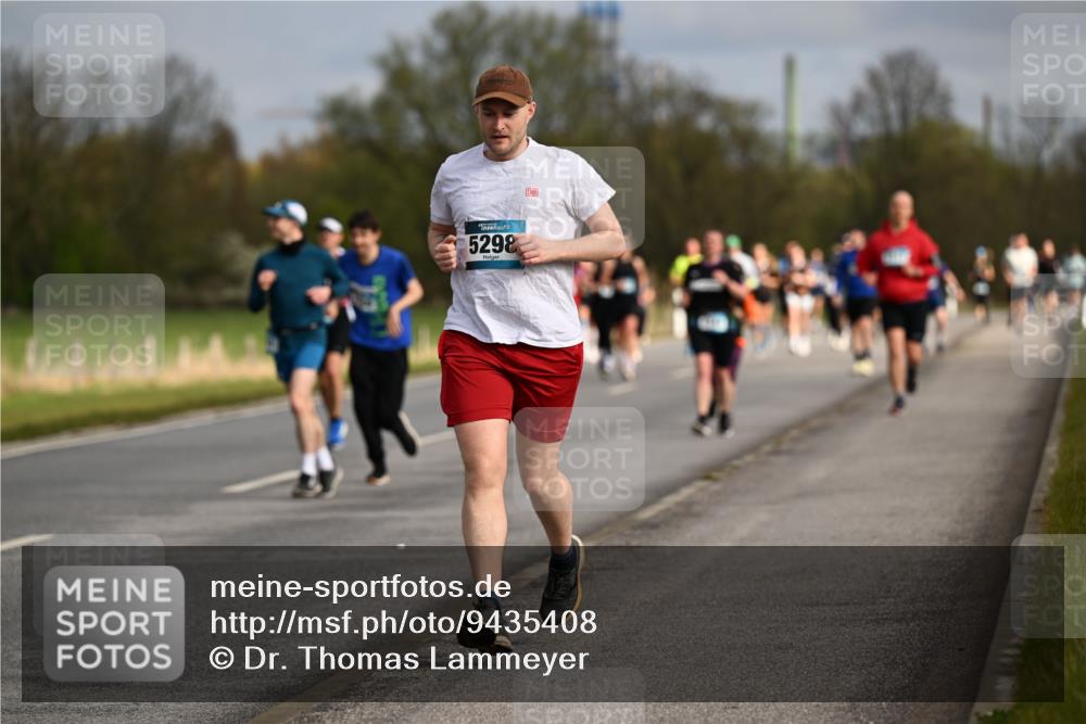 12.04.2026 - 45. Internationalen Wilhelmsburger Insellauf Dr. Thomas Lammeyer http://msf.ph/oto/9435408 12.04.2026 09:24:28 Laufen 5298 meine-sportfotos.de