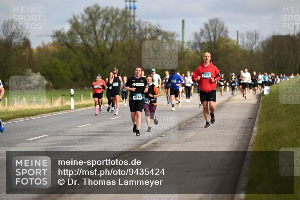 12.04.2026 - 45. Internationalen Wilhelmsburger Insellauf Dr. Thomas Lammeyer http://msf.ph/oto/9435424 12.04.2026 09:24:31 Laufen 3517, 4744, 615 meine-sportfotos.de