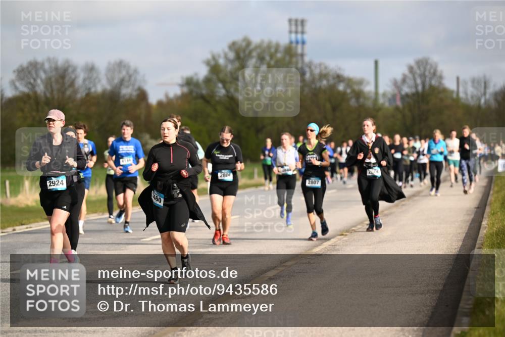 12.04.2026 - 45. Internationalen Wilhelmsburger Insellauf Dr. Thomas Lammeyer http://msf.ph/oto/9435586 12.04.2026 09:25:04 Laufen 2924, 4146, 460, 280, 2807, 2800 meine-sportfotos.de