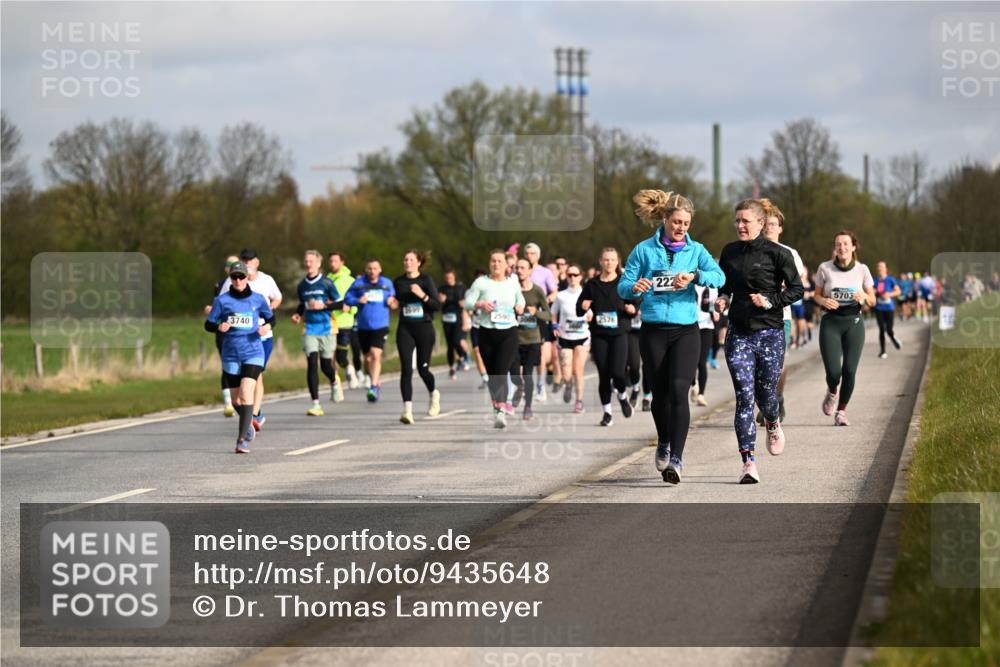 12.04.2026 - 45. Internationalen Wilhelmsburger Insellauf Dr. Thomas Lammeyer http://msf.ph/oto/9435648 12.04.2026 09:25:16 Laufen 3740, 2590, 2576, 222, 5703 meine-sportfotos.de