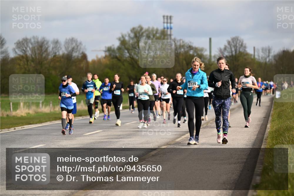 12.04.2026 - 45. Internationalen Wilhelmsburger Insellauf Dr. Thomas Lammeyer http://msf.ph/oto/9435650 12.04.2026 09:25:16 Laufen 3740, 2225, 57 meine-sportfotos.de