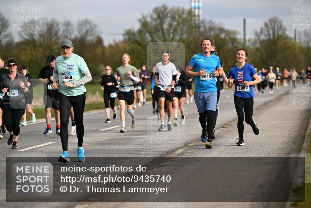 12.04.2026 - 45. Internationalen Wilhelmsburger Insellauf Dr. Thomas Lammeyer http://msf.ph/oto/9435740 12.04.2026 09:25:33 Laufen 2567, 3589, 302, 6549, 3629, 2919, 2962 meine-sportfotos.de