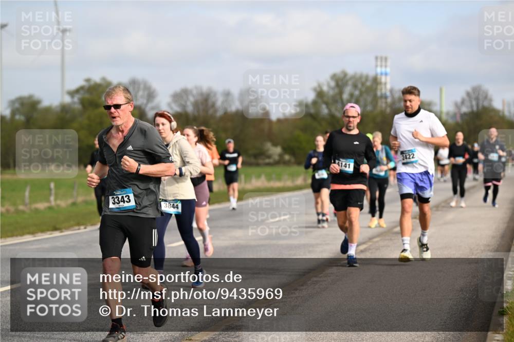 12.04.2026 - 45. Internationalen Wilhelmsburger Insellauf Dr. Thomas Lammeyer http://msf.ph/oto/9435969 12.04.2026 09:26:15 Laufen 3343, 3844, 4141, 2422 meine-sportfotos.de