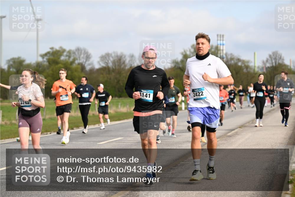12.04.2026 - 45. Internationalen Wilhelmsburger Insellauf Dr. Thomas Lammeyer http://msf.ph/oto/9435982 12.04.2026 09:26:17 Laufen 3743, 3015, 1141, 2422, 700 meine-sportfotos.de