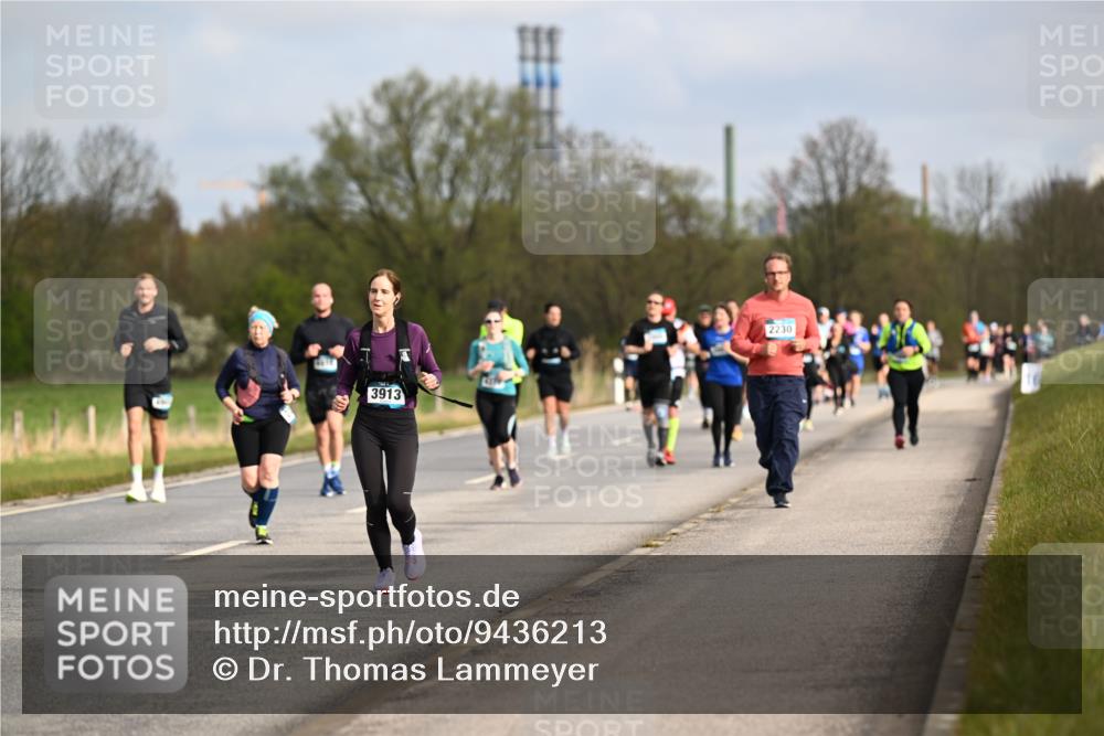 12.04.2026 - 45. Internationalen Wilhelmsburger Insellauf Dr. Thomas Lammeyer http://msf.ph/oto/9436213 12.04.2026 09:27:04 Laufen 3913, 2230, 16 meine-sportfotos.de