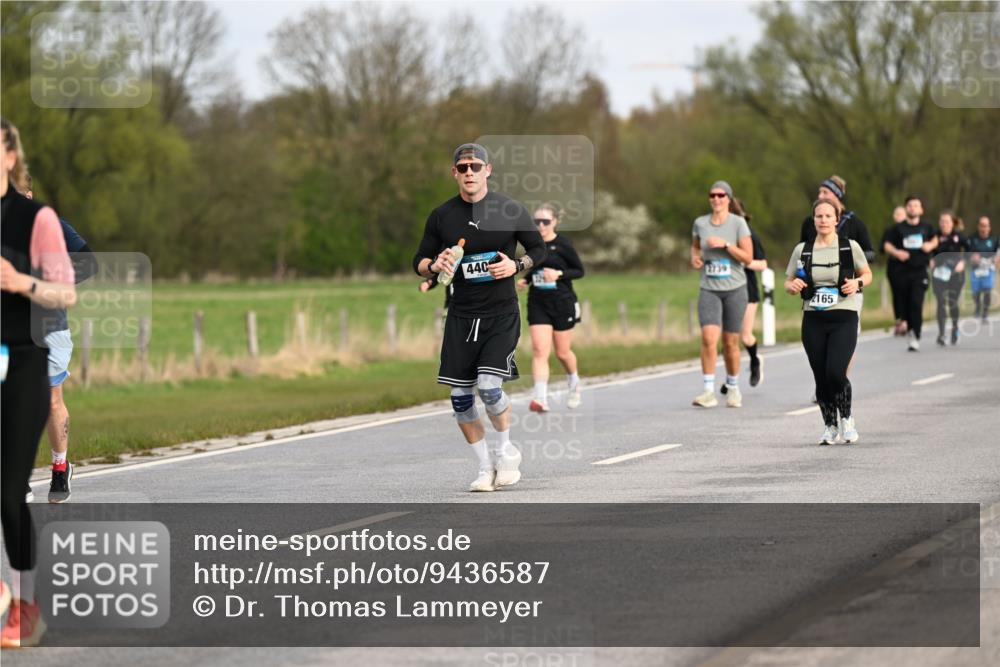 12.04.2026 - 45. Internationalen Wilhelmsburger Insellauf Dr. Thomas Lammeyer http://msf.ph/oto/9436587 12.04.2026 09:28:12 Laufen 440, 2739, 2165 meine-sportfotos.de