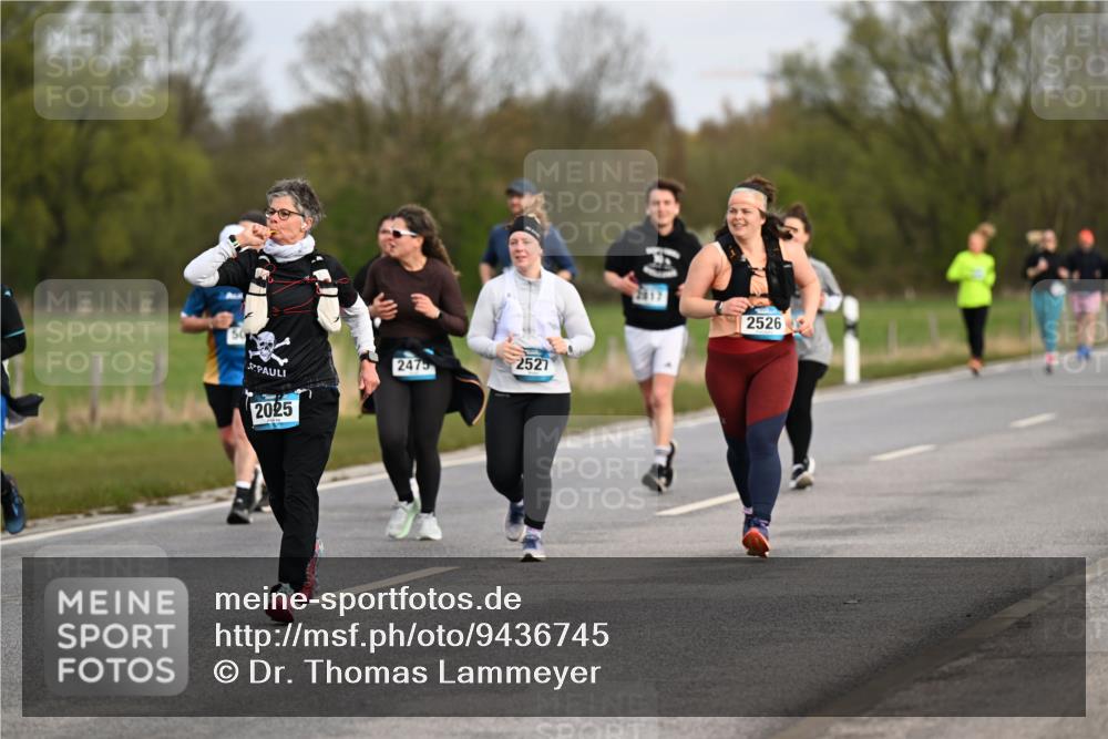 12.04.2026 - 45. Internationalen Wilhelmsburger Insellauf Dr. Thomas Lammeyer http://msf.ph/oto/9436745 12.04.2026 09:28:38 Laufen 2475, 2527, 2025, 2526 meine-sportfotos.de