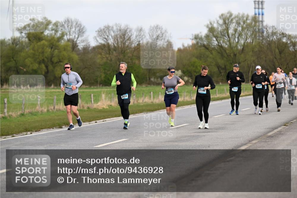 12.04.2026 - 45. Internationalen Wilhelmsburger Insellauf Dr. Thomas Lammeyer http://msf.ph/oto/9436928 12.04.2026 09:29:09 Laufen 4737, 3688, 2424, 2146, 2697, 2698, 52, 4374 meine-sportfotos.de