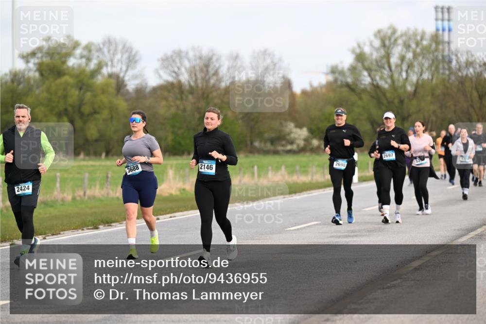 12.04.2026 - 45. Internationalen Wilhelmsburger Insellauf Dr. Thomas Lammeyer http://msf.ph/oto/9436955 12.04.2026 09:29:12 Laufen 3688, 2146, 2698, 2424, 2697 meine-sportfotos.de