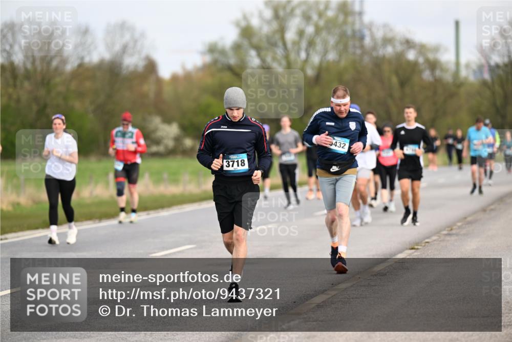12.04.2026 - 45. Internationalen Wilhelmsburger Insellauf Dr. Thomas Lammeyer http://msf.ph/oto/9437321 12.04.2026 09:30:20 Laufen 3718, 5432 meine-sportfotos.de