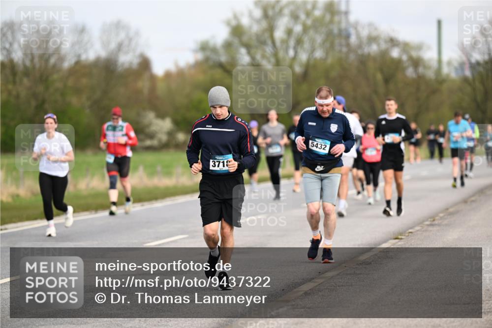 12.04.2026 - 45. Internationalen Wilhelmsburger Insellauf Dr. Thomas Lammeyer http://msf.ph/oto/9437322 12.04.2026 09:30:21 Laufen 3718, 5432 meine-sportfotos.de
