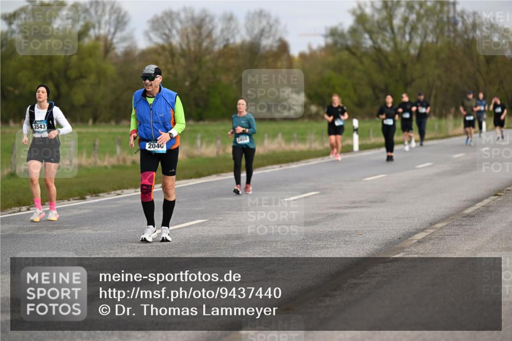 12.04.2026 - 45. Internationalen Wilhelmsburger Insellauf Dr. Thomas Lammeyer http://msf.ph/oto/9437440 12.04.2026 09:30:47 Laufen 3543, 2040, 2450 meine-sportfotos.de