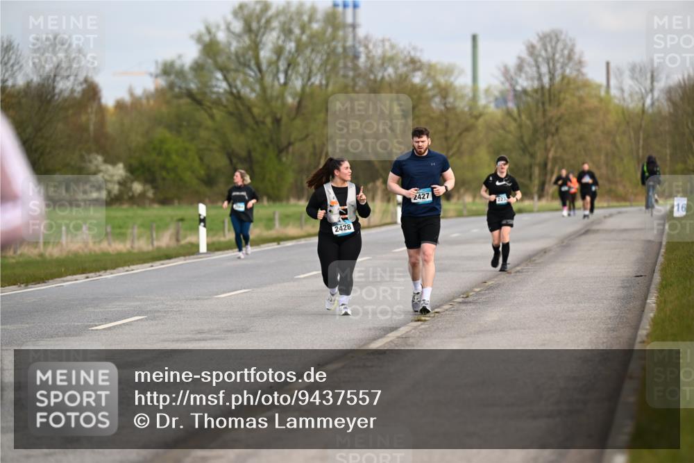 12.04.2026 - 45. Internationalen Wilhelmsburger Insellauf Dr. Thomas Lammeyer http://msf.ph/oto/9437557 12.04.2026 09:31:24 Laufen 2428, 2427, 16 meine-sportfotos.de
