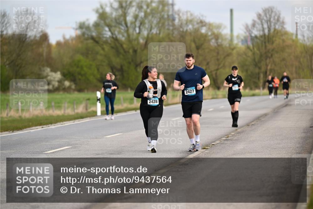 12.04.2026 - 45. Internationalen Wilhelmsburger Insellauf Dr. Thomas Lammeyer http://msf.ph/oto/9437564 12.04.2026 09:31:26 Laufen 2428, 2427 meine-sportfotos.de