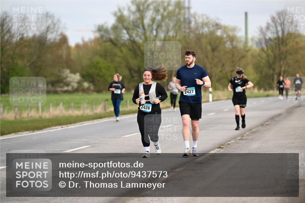 12.04.2026 - 45. Internationalen Wilhelmsburger Insellauf Dr. Thomas Lammeyer http://msf.ph/oto/9437573 12.04.2026 09:31:27 Laufen 2428, 2427 meine-sportfotos.de