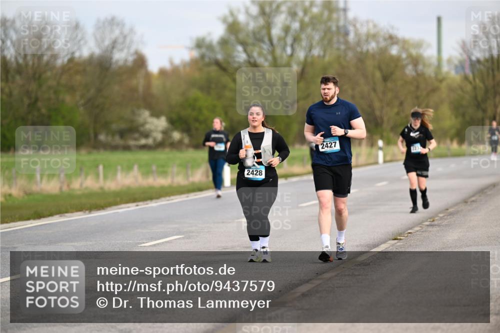 12.04.2026 - 45. Internationalen Wilhelmsburger Insellauf Dr. Thomas Lammeyer http://msf.ph/oto/9437579 12.04.2026 09:31:28 Laufen 2428, 2427 meine-sportfotos.de