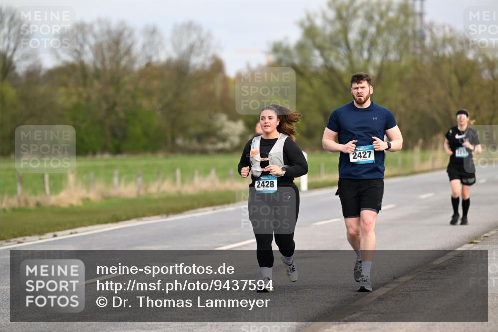 12.04.2026 - 45. Internationalen Wilhelmsburger Insellauf Dr. Thomas Lammeyer http://msf.ph/oto/9437594 12.04.2026 09:31:30 Laufen 2428, 2427 meine-sportfotos.de