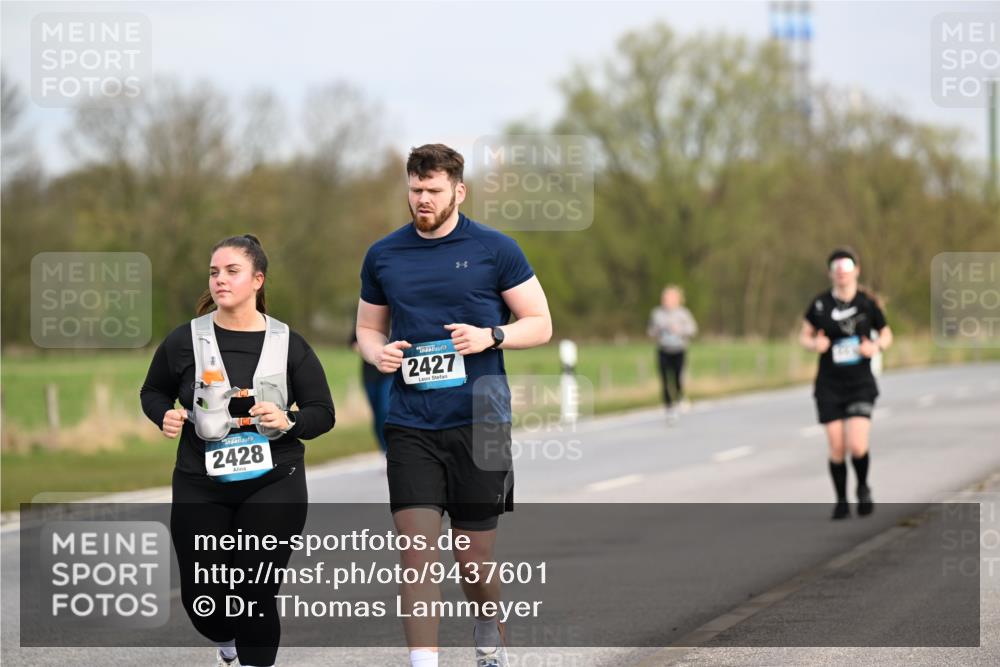 12.04.2026 - 45. Internationalen Wilhelmsburger Insellauf Dr. Thomas Lammeyer http://msf.ph/oto/9437601 12.04.2026 09:31:32 Laufen 2428, 2427 meine-sportfotos.de