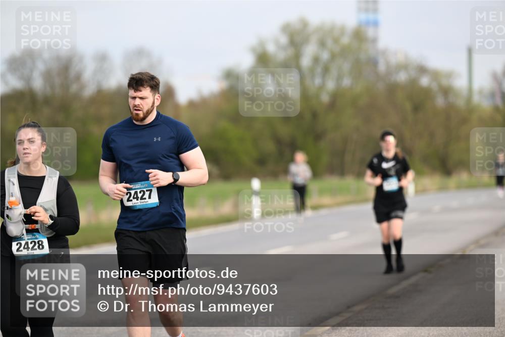 12.04.2026 - 45. Internationalen Wilhelmsburger Insellauf Dr. Thomas Lammeyer http://msf.ph/oto/9437603 12.04.2026 09:31:33 Laufen 2428, 2427 meine-sportfotos.de