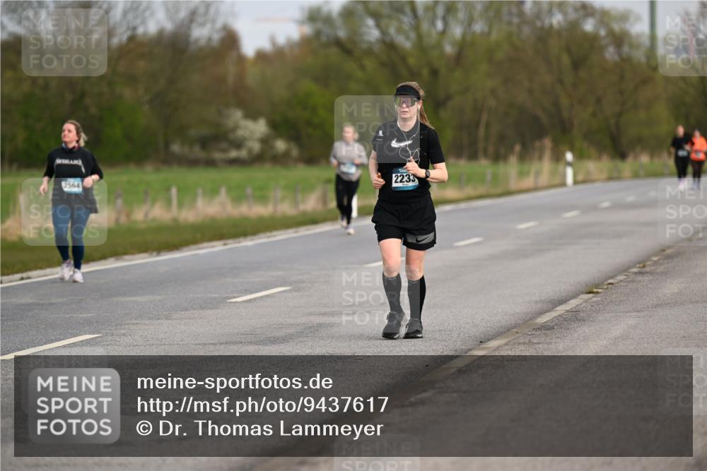 12.04.2026 - 45. Internationalen Wilhelmsburger Insellauf Dr. Thomas Lammeyer http://msf.ph/oto/9437617 12.04.2026 09:31:36 Laufen 2564, 2233 meine-sportfotos.de