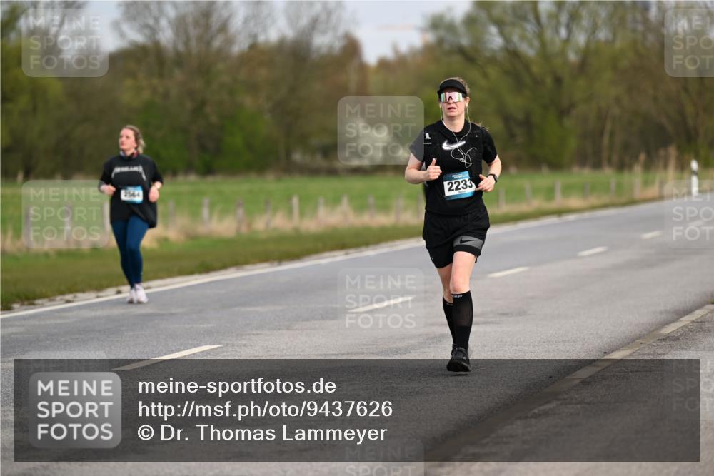 12.04.2026 - 45. Internationalen Wilhelmsburger Insellauf Dr. Thomas Lammeyer http://msf.ph/oto/9437626 12.04.2026 09:31:38 Laufen 2564, 2233 meine-sportfotos.de