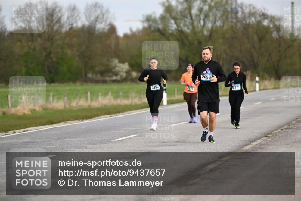 12.04.2026 - 45. Internationalen Wilhelmsburger Insellauf Dr. Thomas Lammeyer http://msf.ph/oto/9437657 12.04.2026 09:32:02 Laufen 3253, 2872, 2653, 3371 meine-sportfotos.de