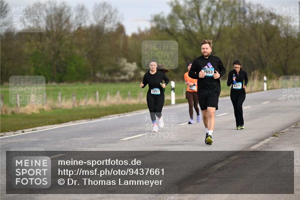 12.04.2026 - 45. Internationalen Wilhelmsburger Insellauf Dr. Thomas Lammeyer http://msf.ph/oto/9437661 12.04.2026 09:32:03 Laufen 3253, 2872, 2653, 3371 meine-sportfotos.de