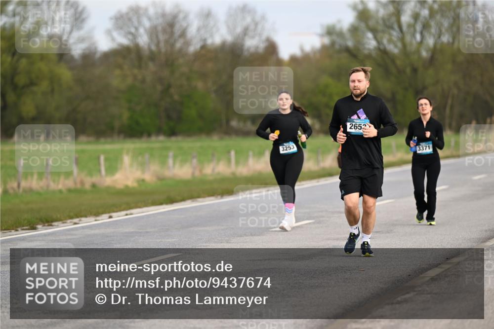 12.04.2026 - 45. Internationalen Wilhelmsburger Insellauf Dr. Thomas Lammeyer http://msf.ph/oto/9437674 12.04.2026 09:32:05 Laufen 3253, 2652, 3371 meine-sportfotos.de