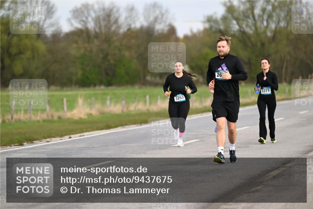 12.04.2026 - 45. Internationalen Wilhelmsburger Insellauf Dr. Thomas Lammeyer http://msf.ph/oto/9437675 12.04.2026 09:32:05 Laufen 3253, 26, 3371 meine-sportfotos.de