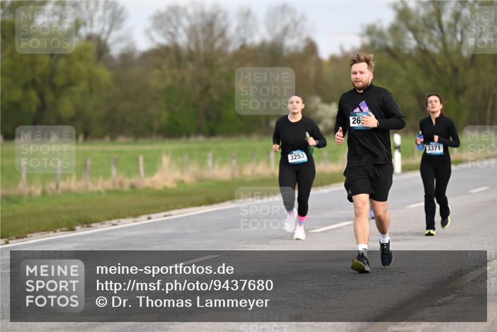 12.04.2026 - 45. Internationalen Wilhelmsburger Insellauf Dr. Thomas Lammeyer http://msf.ph/oto/9437680 12.04.2026 09:32:06 Laufen 3253, 26, 3371 meine-sportfotos.de