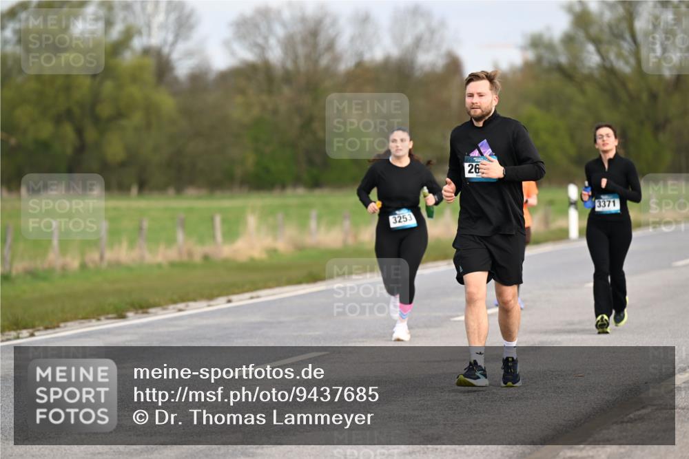 12.04.2026 - 45. Internationalen Wilhelmsburger Insellauf Dr. Thomas Lammeyer http://msf.ph/oto/9437685 12.04.2026 09:32:06 Laufen 3253, 26, 3371 meine-sportfotos.de