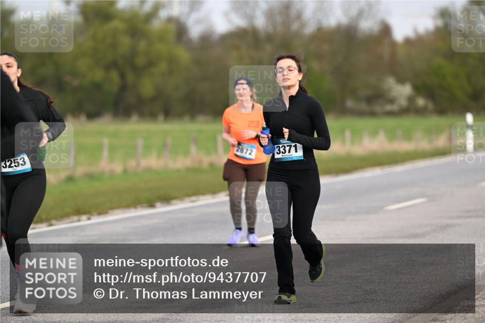12.04.2026 - 45. Internationalen Wilhelmsburger Insellauf Dr. Thomas Lammeyer http://msf.ph/oto/9437707 12.04.2026 09:32:11 Laufen 3253, 2872, 3371 meine-sportfotos.de
