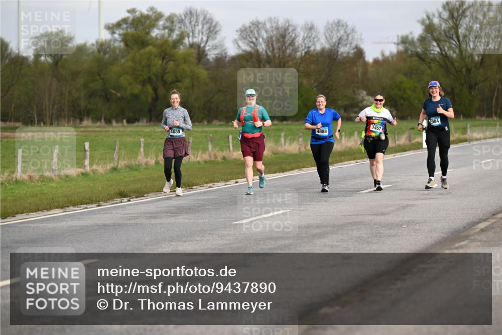 12.04.2026 - 45. Internationalen Wilhelmsburger Insellauf Dr. Thomas Lammeyer http://msf.ph/oto/9437890 12.04.2026 09:34:10 Laufen 4685, 4688, 3457, 2904 meine-sportfotos.de