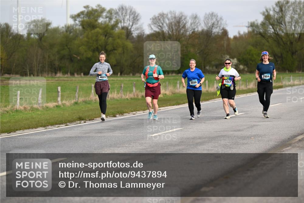 12.04.2026 - 45. Internationalen Wilhelmsburger Insellauf Dr. Thomas Lammeyer http://msf.ph/oto/9437894 12.04.2026 09:34:10 Laufen 4685, 4688, 3457, 2904 meine-sportfotos.de
