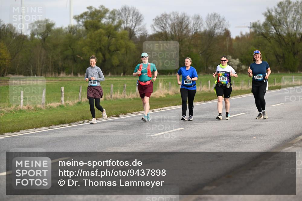 12.04.2026 - 45. Internationalen Wilhelmsburger Insellauf Dr. Thomas Lammeyer http://msf.ph/oto/9437898 12.04.2026 09:34:11 Laufen 4685, 4688, 3457, 2904 meine-sportfotos.de