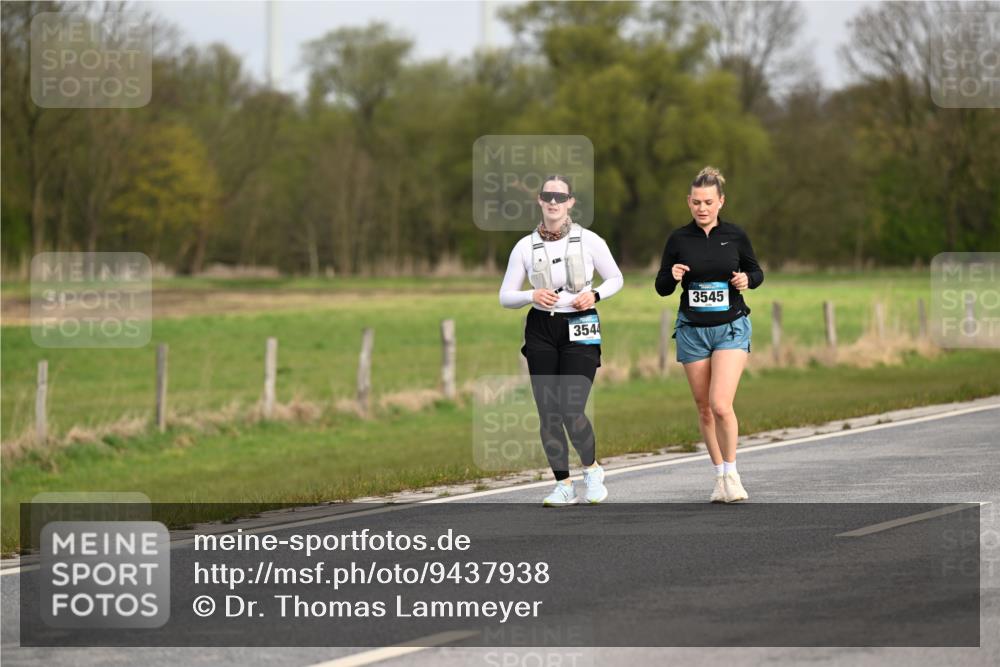 12.04.2026 - 45. Internationalen Wilhelmsburger Insellauf Dr. Thomas Lammeyer http://msf.ph/oto/9437938 12.04.2026 09:35:23 Laufen 3544, 3545 meine-sportfotos.de