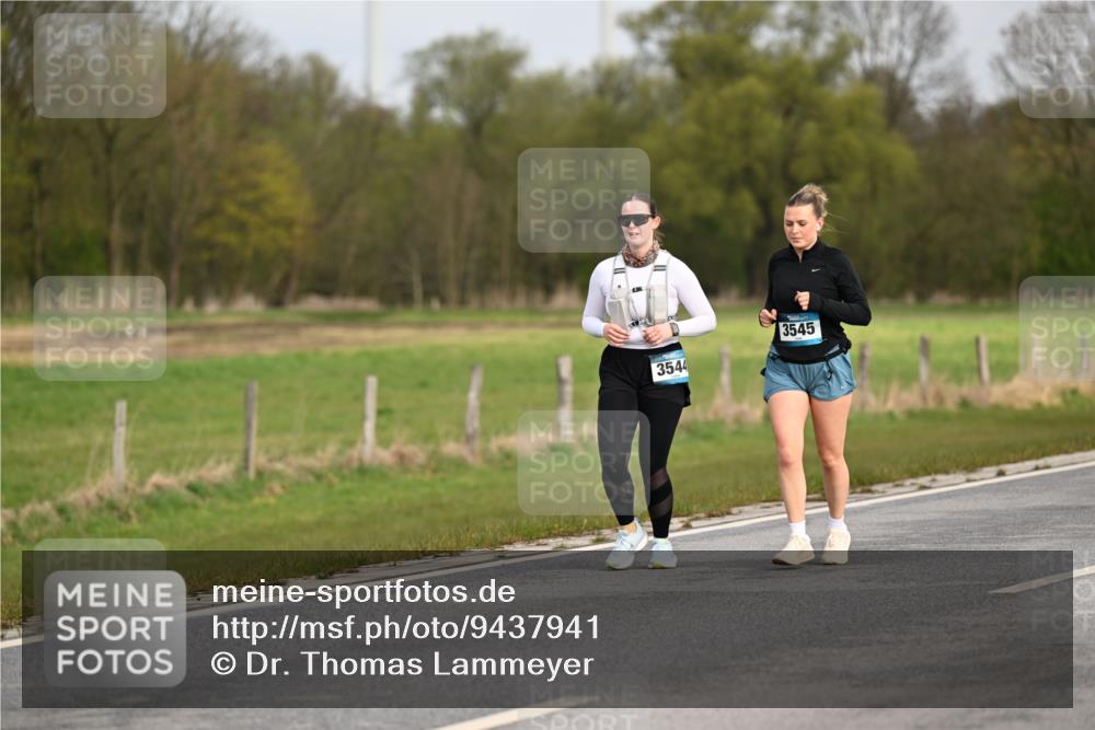 12.04.2026 - 45. Internationalen Wilhelmsburger Insellauf Dr. Thomas Lammeyer http://msf.ph/oto/9437941 12.04.2026 09:35:23 Laufen 3544, 3545 meine-sportfotos.de