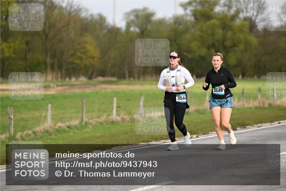 12.04.2026 - 45. Internationalen Wilhelmsburger Insellauf Dr. Thomas Lammeyer http://msf.ph/oto/9437943 12.04.2026 09:35:23 Laufen 3544, 3545 meine-sportfotos.de