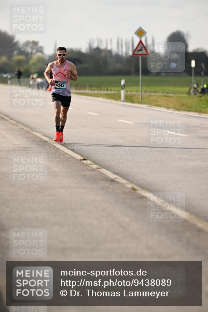 12.04.2026 - 45. Internationalen Wilhelmsburger Insellauf Dr. Thomas Lammeyer http://msf.ph/oto/9438089 12.04.2026 09:46:54 Laufen 4342 meine-sportfotos.de