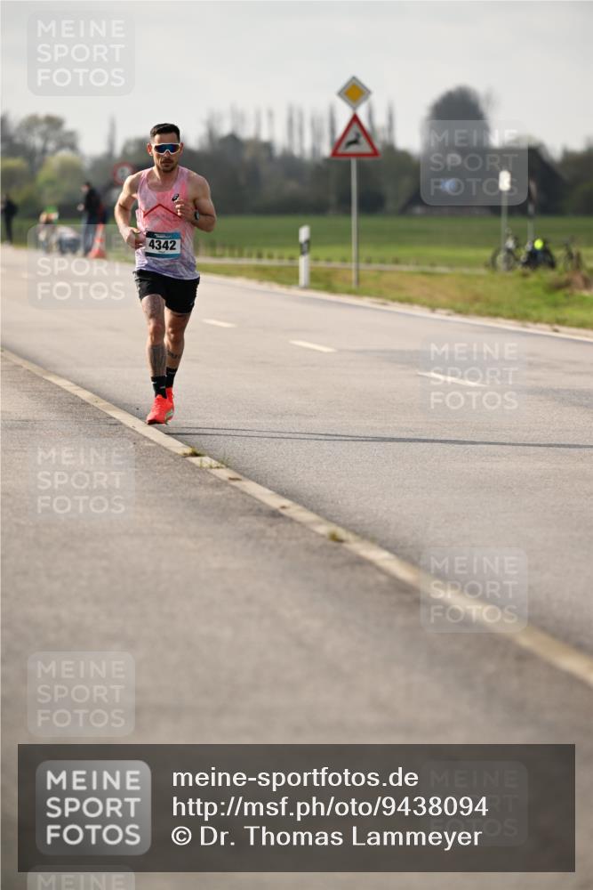 12.04.2026 - 45. Internationalen Wilhelmsburger Insellauf Dr. Thomas Lammeyer http://msf.ph/oto/9438094 12.04.2026 09:46:54 Laufen 4342 meine-sportfotos.de