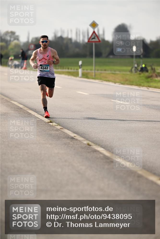 12.04.2026 - 45. Internationalen Wilhelmsburger Insellauf Dr. Thomas Lammeyer http://msf.ph/oto/9438095 12.04.2026 09:46:55 Laufen 4342 meine-sportfotos.de