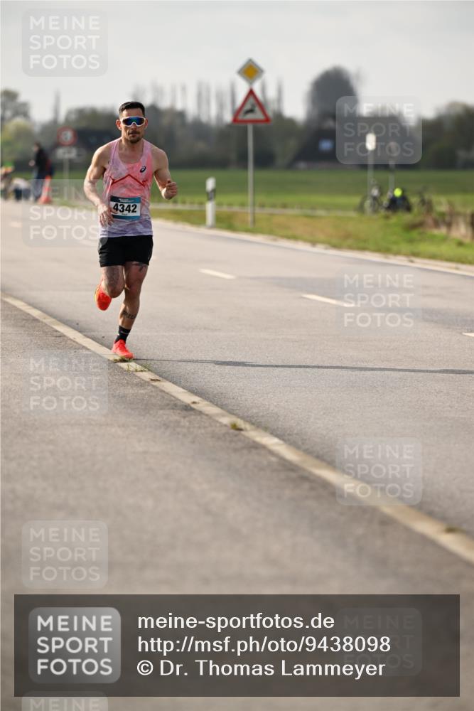 12.04.2026 - 45. Internationalen Wilhelmsburger Insellauf Dr. Thomas Lammeyer http://msf.ph/oto/9438098 12.04.2026 09:46:55 Laufen 4342 meine-sportfotos.de