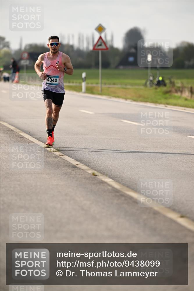 12.04.2026 - 45. Internationalen Wilhelmsburger Insellauf Dr. Thomas Lammeyer http://msf.ph/oto/9438099 12.04.2026 09:46:55 Laufen 4342 meine-sportfotos.de