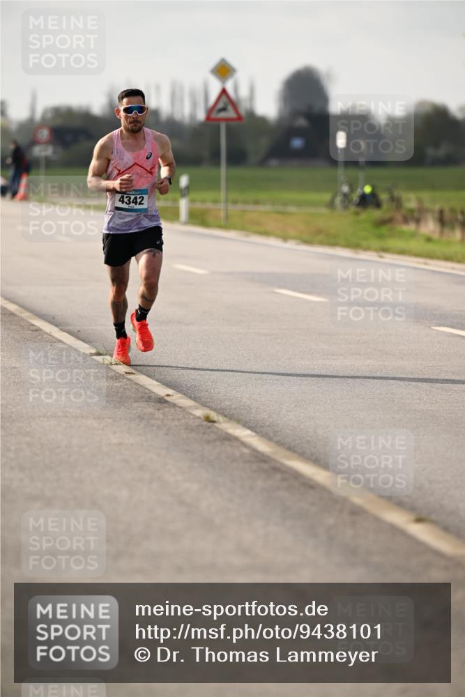 12.04.2026 - 45. Internationalen Wilhelmsburger Insellauf Dr. Thomas Lammeyer http://msf.ph/oto/9438101 12.04.2026 09:46:55 Laufen 4342 meine-sportfotos.de
