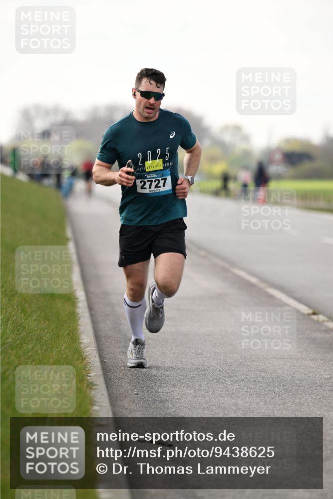 12.04.2026 - 45. Internationalen Wilhelmsburger Insellauf Dr. Thomas Lammeyer http://msf.ph/oto/9438625 12.04.2026 09:54:24 Laufen 2025, 2727 meine-sportfotos.de