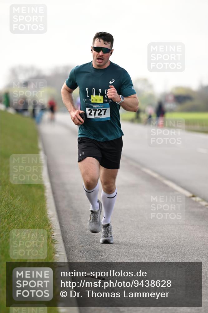 12.04.2026 - 45. Internationalen Wilhelmsburger Insellauf Dr. Thomas Lammeyer http://msf.ph/oto/9438628 12.04.2026 09:54:25 Laufen 2025, 19, 2727 meine-sportfotos.de