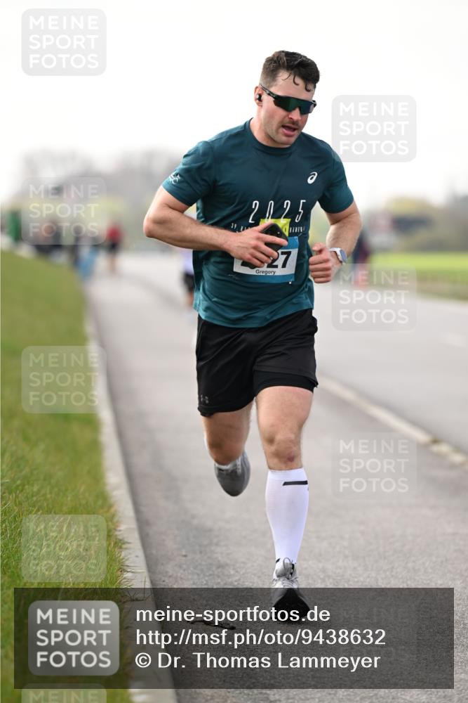 12.04.2026 - 45. Internationalen Wilhelmsburger Insellauf Dr. Thomas Lammeyer http://msf.ph/oto/9438632 12.04.2026 09:54:25 Laufen 39, 2025, 27 meine-sportfotos.de