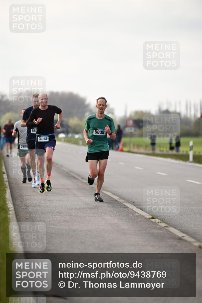 12.04.2026 - 45. Internationalen Wilhelmsburger Insellauf Dr. Thomas Lammeyer http://msf.ph/oto/9438769 12.04.2026 09:55:46 Laufen 240, 56, 3113, 5838 meine-sportfotos.de