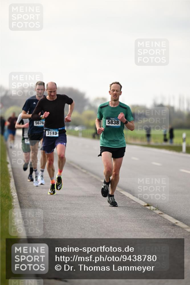 12.04.2026 - 45. Internationalen Wilhelmsburger Insellauf Dr. Thomas Lammeyer http://msf.ph/oto/9438780 12.04.2026 09:55:48 Laufen 5676, 3113, 5838 meine-sportfotos.de