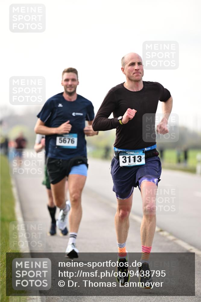12.04.2026 - 45. Internationalen Wilhelmsburger Insellauf Dr. Thomas Lammeyer http://msf.ph/oto/9438795 12.04.2026 09:55:51 Laufen 5676, 3113 meine-sportfotos.de
